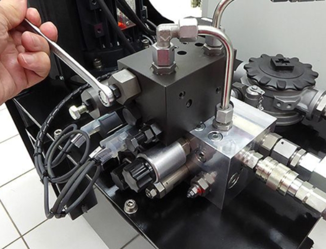 What Makes A Hydraulic Motor Spin_1