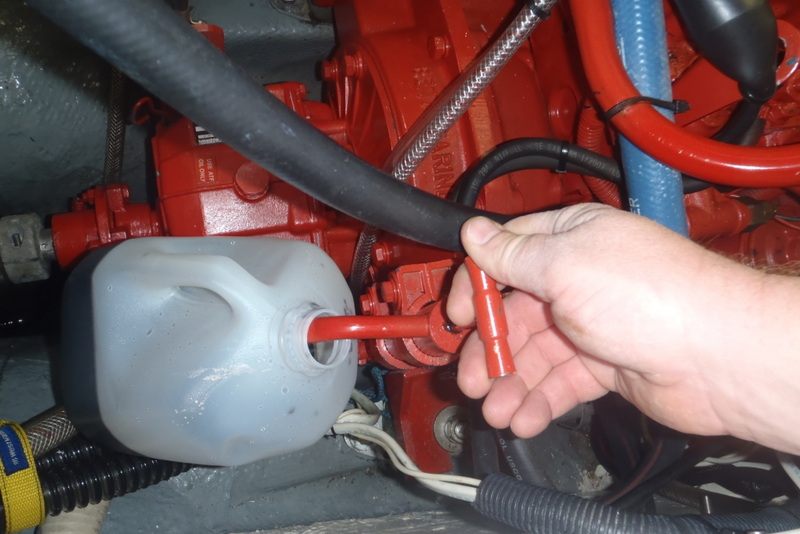 Put Hydraulic Fluid on Inboardboat Motor_1
