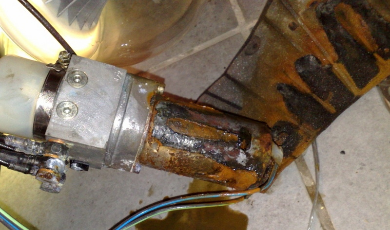 Replace A Z4 Convertible Top Activation Hydraulic Motor_1