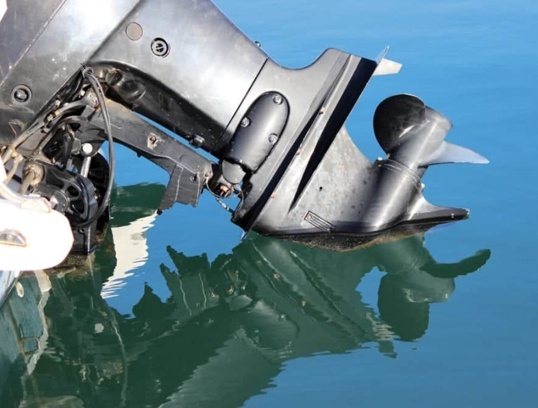 How To Fix A Hydraulic Lift on An Outboard Motor_3