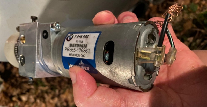 How To Replace A Z4 Convertible Top Activation Hydraulic Motor?