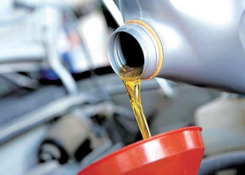 Is Motor Oil Hydraulic Oil?