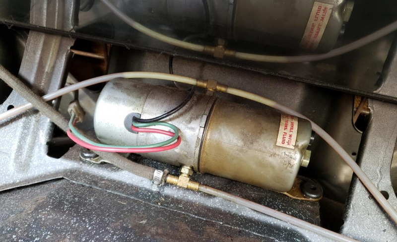 Put Hydraulic Fluid in My Convertible Top Motor_2
