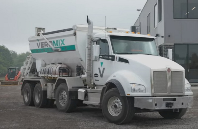How Much Concrete Does A Mixer Truck Hold_1